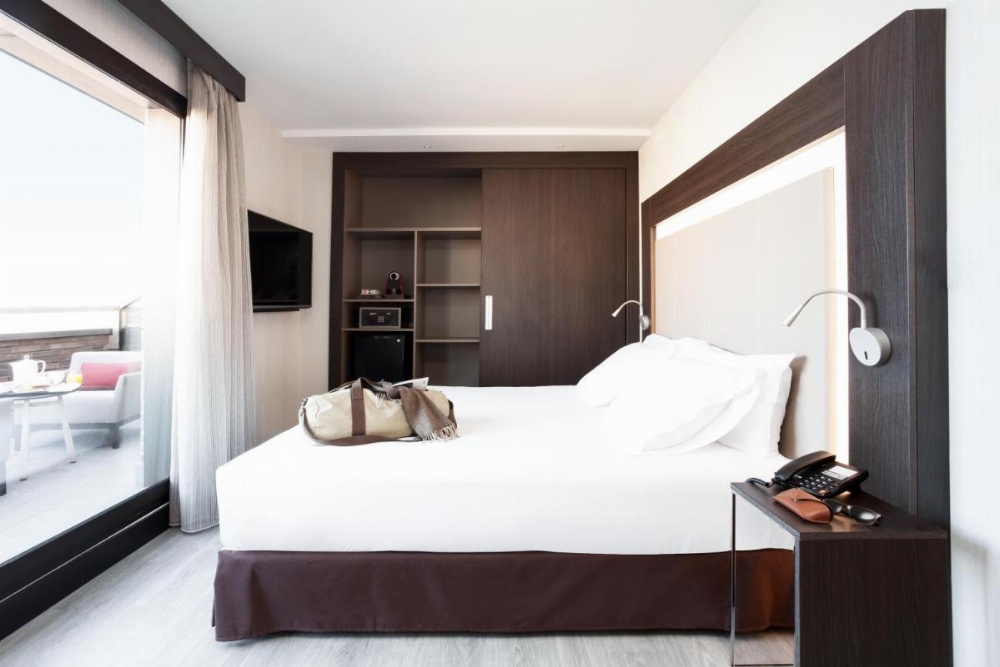 Room image 3